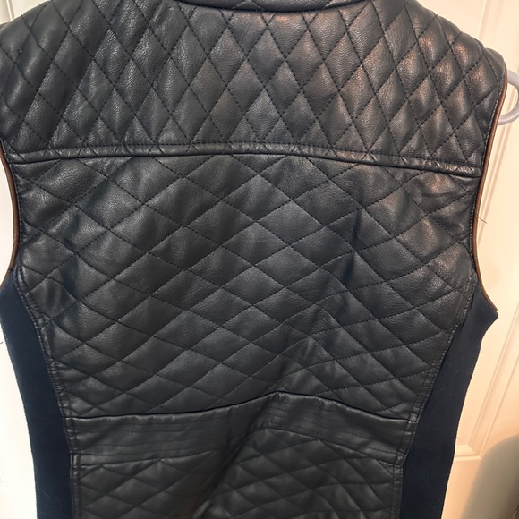 Fate Vest - Picture 4 of 6